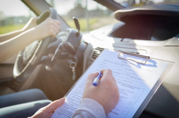 Passer un examen du permis de conduire en auto-école - Saint-Pierre - CER Saint-Pierre