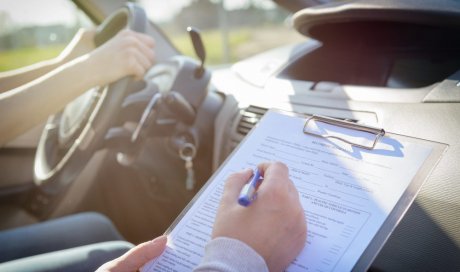 Passer un examen du permis de conduire en auto-école - Saint-Pierre - CER Saint-Pierre